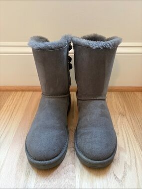 UGG Bailey Bow Suede Boots Gray US 7 / EU 38